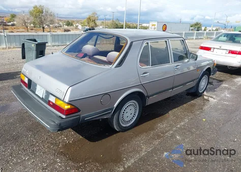 1986 Saab 900 S z USA, uszkodzony, nr VIN YS3AC45D5G7025422